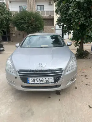 Photo - Peugeot 508 2011 Gris