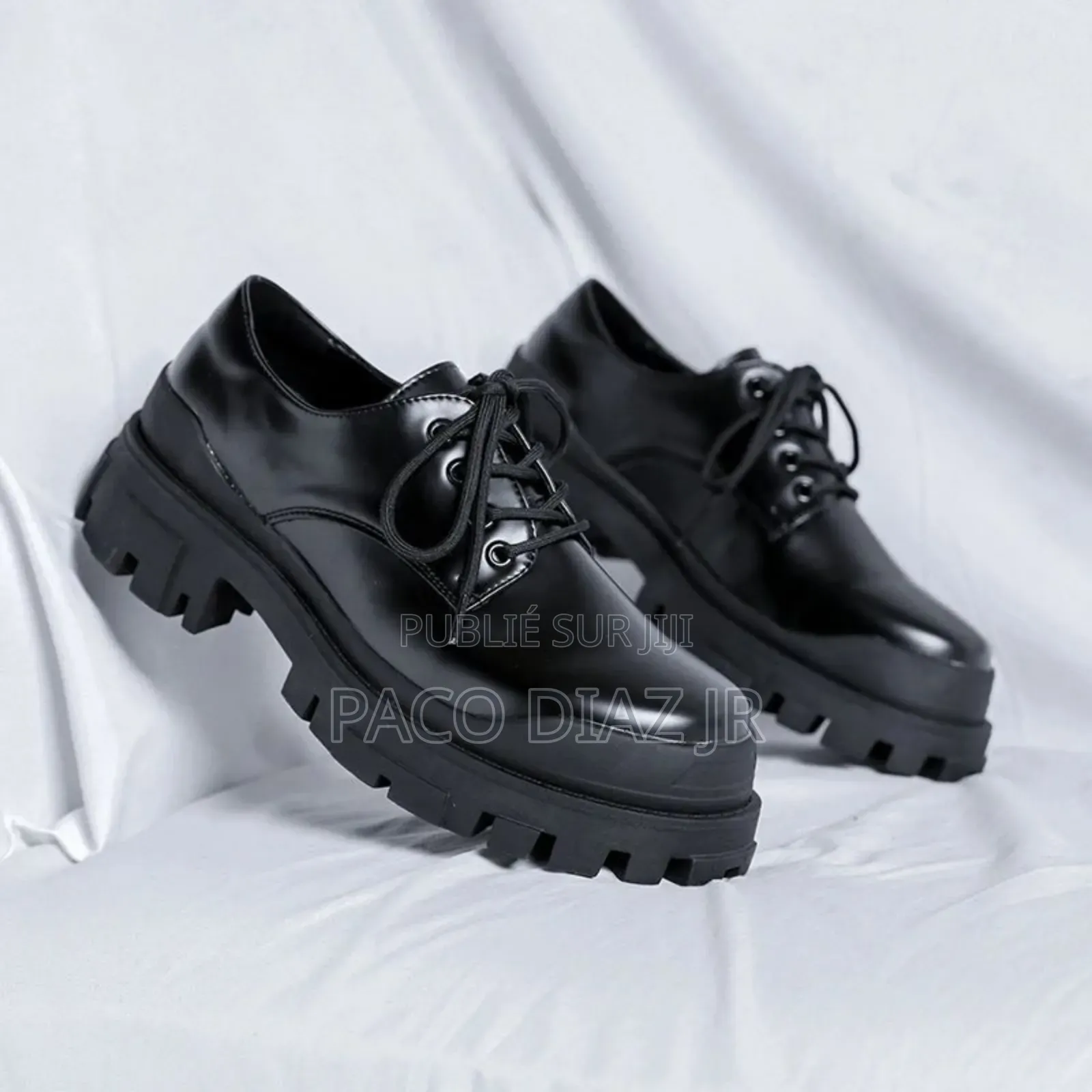 Chaussures Derby Balenciaga en Cuir