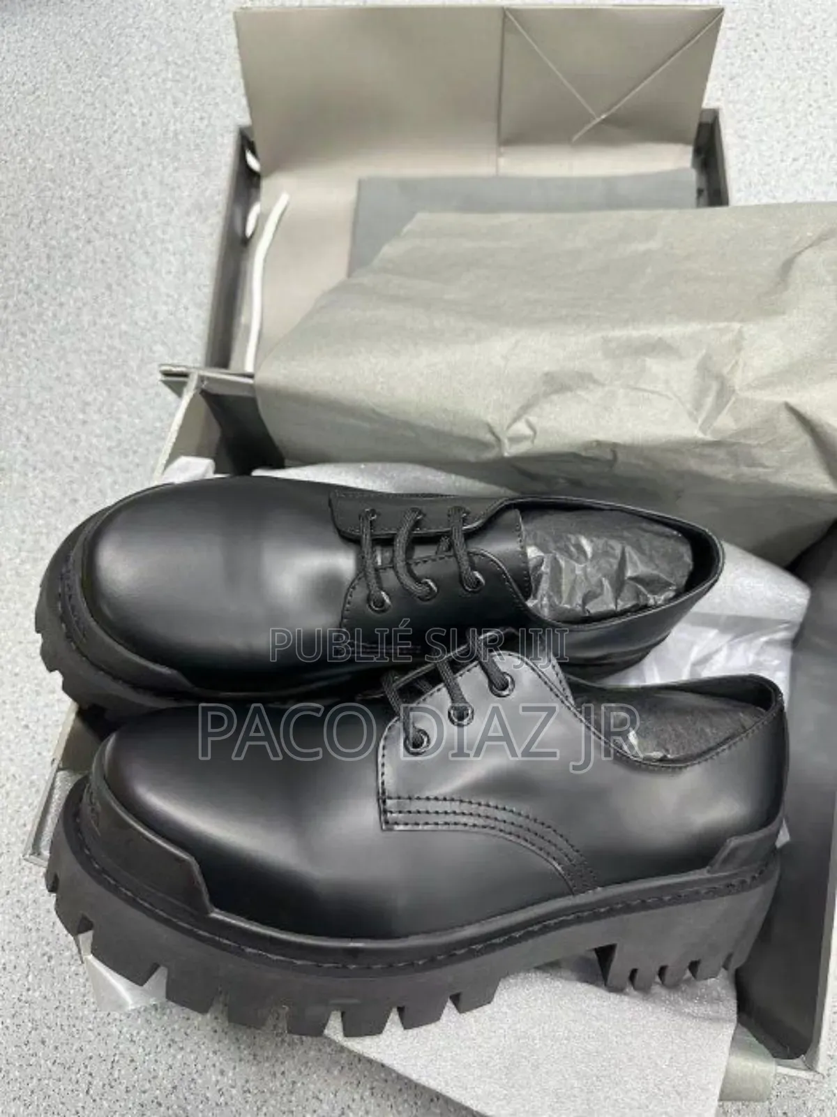 Chaussures Derby Balenciaga en Cuir