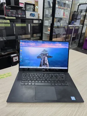 Photo - Ordinateur Portable Dell Precision 5520 16GB Intel Core I7 SSD 512GB