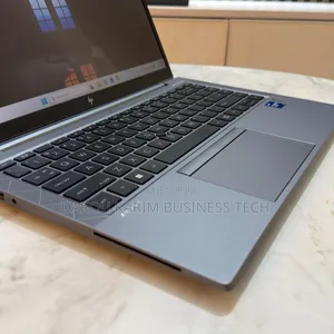 Ordinateur Portable HP ZBook Firefly G8 16GB Intel Core I7 SSD 512GB