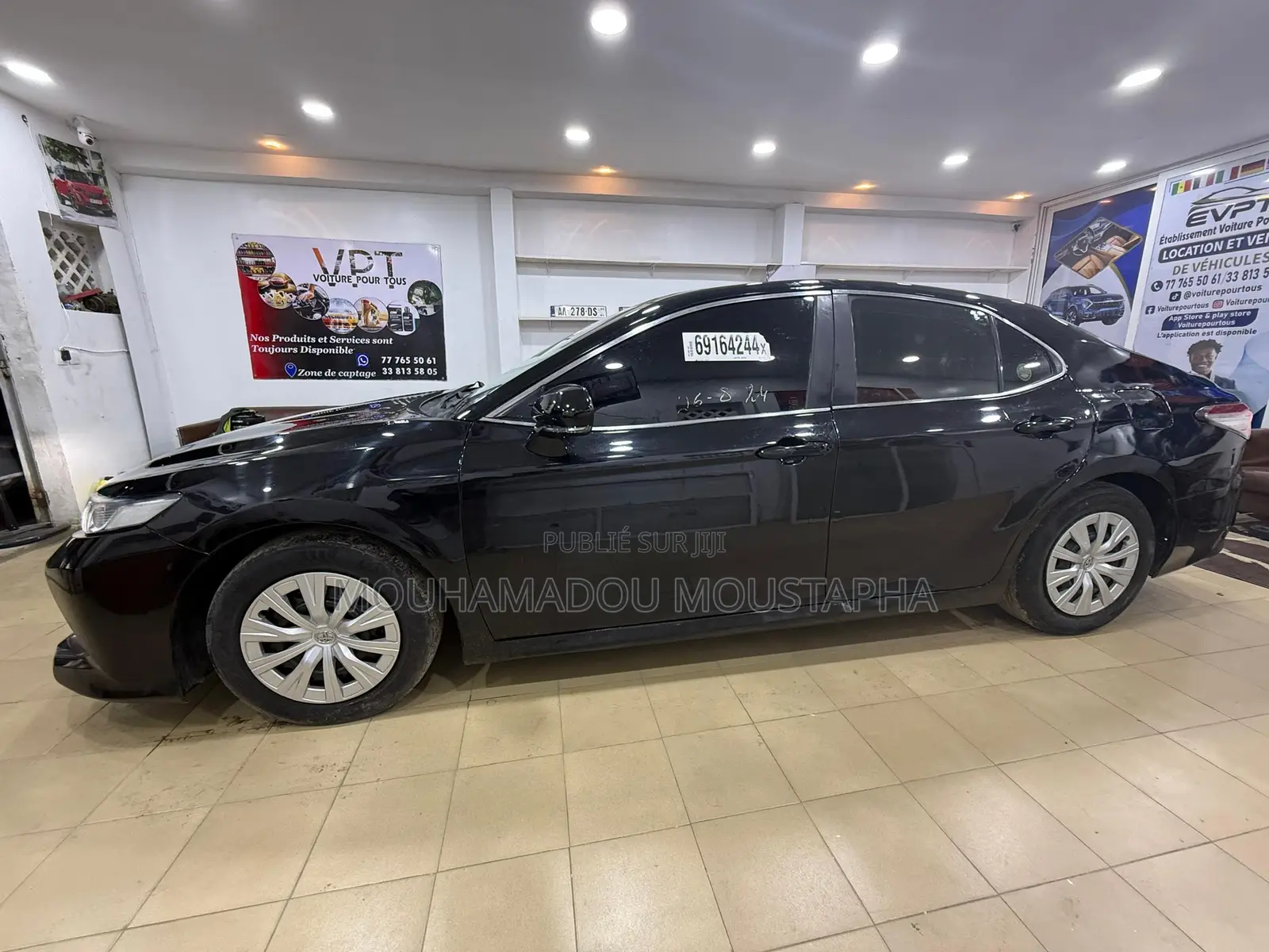 Toyota Camry LE FWD 2020 Black