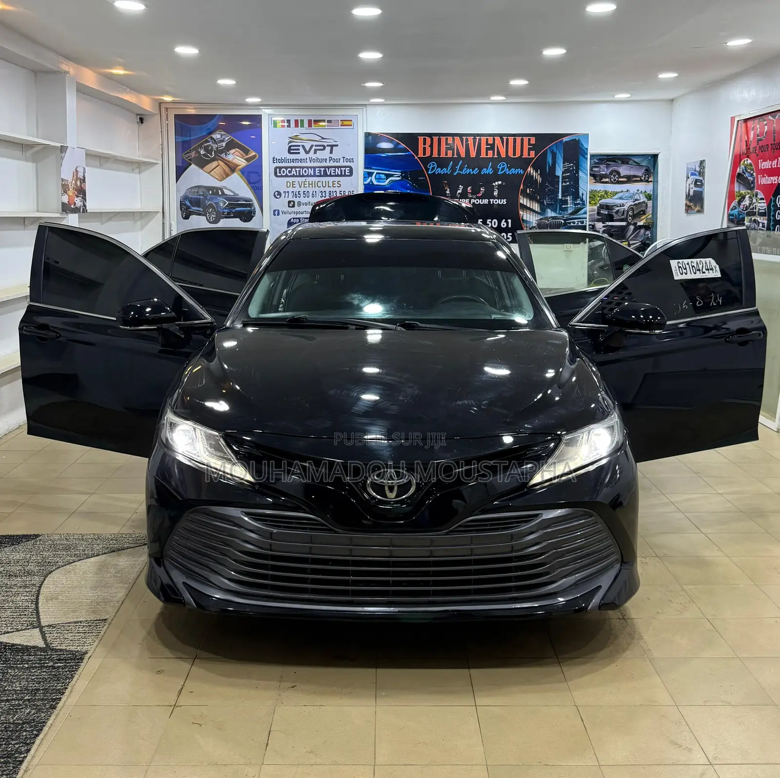 Toyota Camry LE FWD 2020 Black