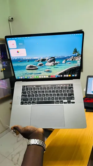 New Apple MacBook Pro 2019 16GB Intel Core I7 SSD 512GB
