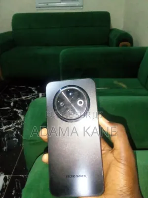 Photo - Tecno Spark 30C 128 GB Black
