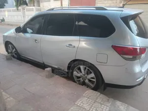 Nissan Pathfinder 2014 Gris