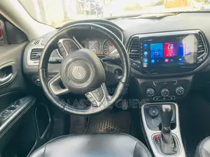 Jeep Boussole Latitude 4x4 2018 Rouge