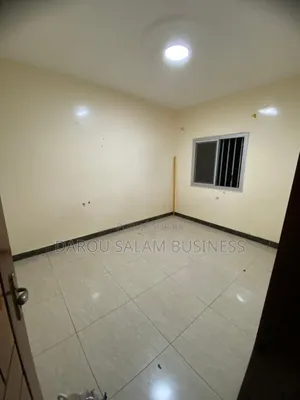 3chbre Appartement dans Ouest Foire, Yoff à Louer