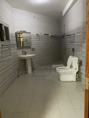 3chbre Appartement dans Ouest Foire, Yoff à Louer