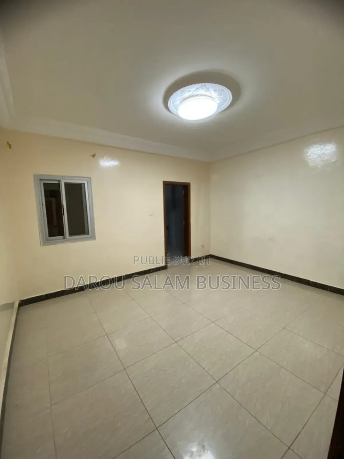 3chbre Appartement dans Ouest Foire, Yoff à Louer