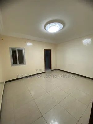 3chbre Appartement dans Ouest Foire, Yoff à Louer