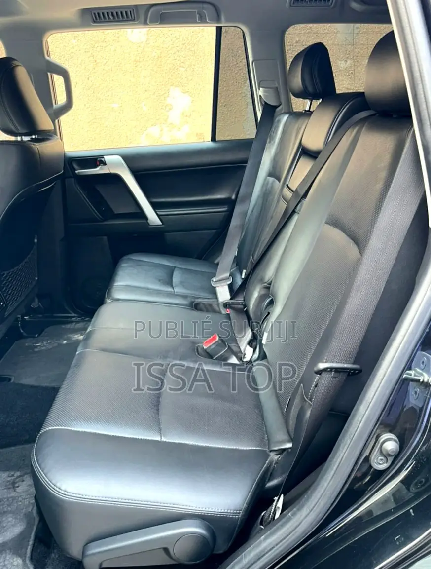 Toyota Land Cruiser Prado 2022 Black