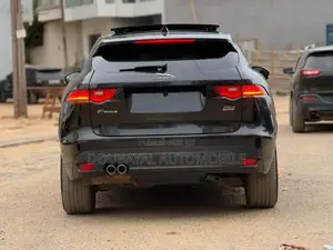 Jaguar F-Pace 20d Premium AWD 2018 Noir Mat