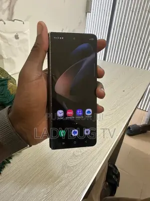 New Samsung Galaxy Z Fold4 256 GB Black