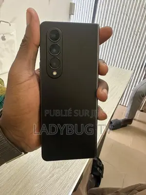 Photo - New Samsung Galaxy Z Fold4 256 GB Black