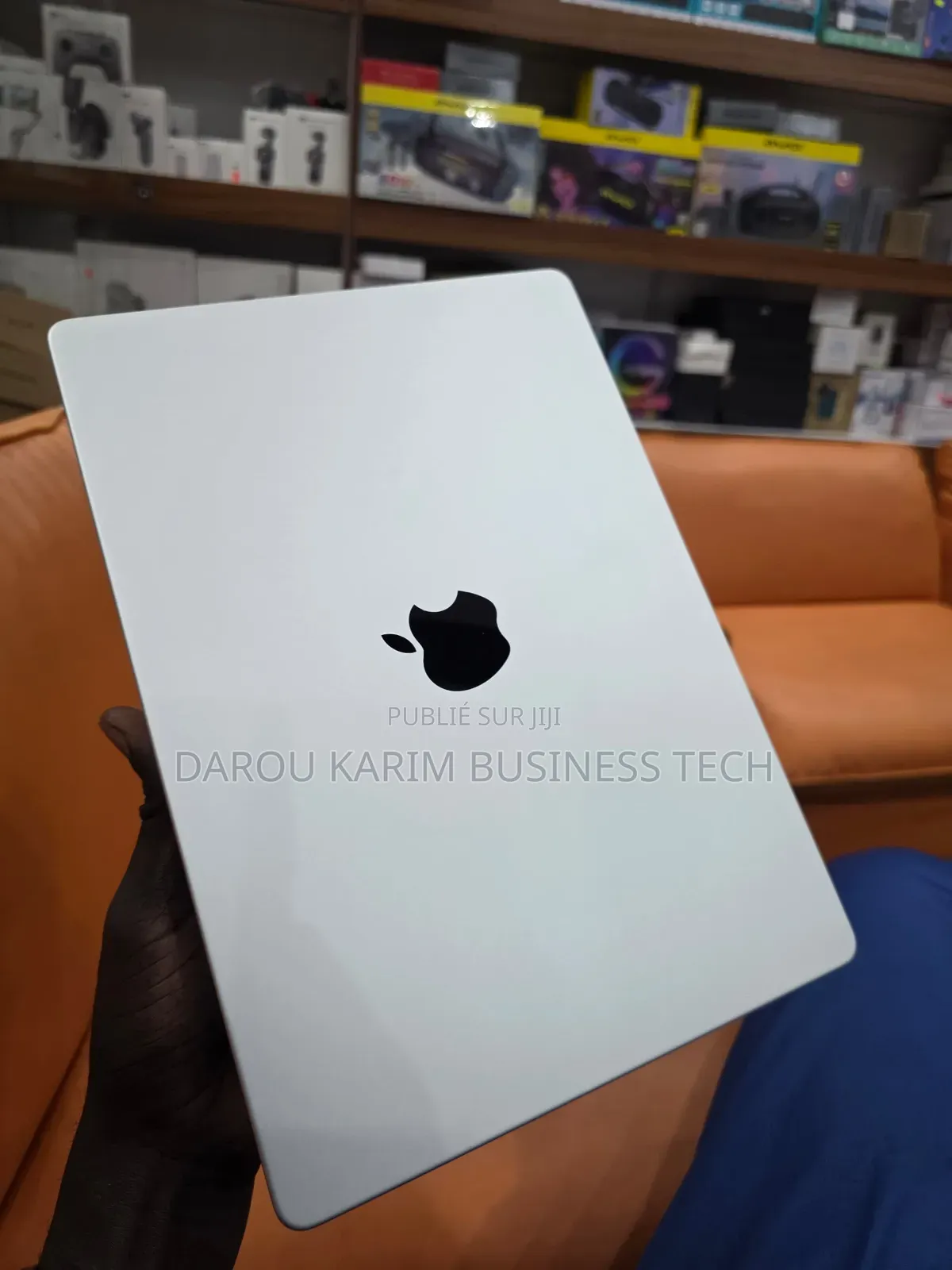 New Apple MacBook Pro 2023 M2 Pro 14-Inch 16GB Apple M2 SSD 1T