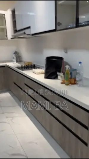 Furnished 2chbre Appartement dans Virage, Almadies à Louer