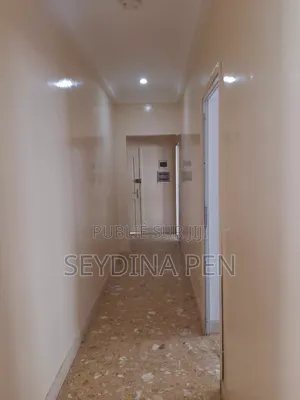 1chbre Studio dans Pepzo Building, HLM à Louer