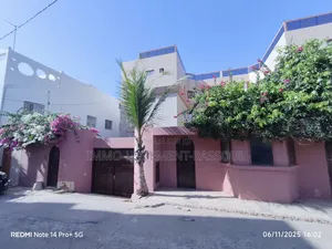 Photo - 5chbre Villa dans , Mermoz Sacré-Cœur à Louer