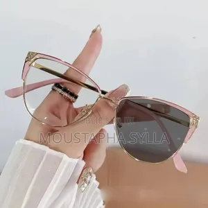 Photo - Promo Lunette Photogray Femme a 6000 Avec Etui Offert