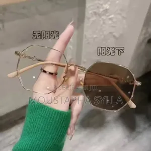 Promo Lunette Photogray Femme a 6000 Avec Etui Offert