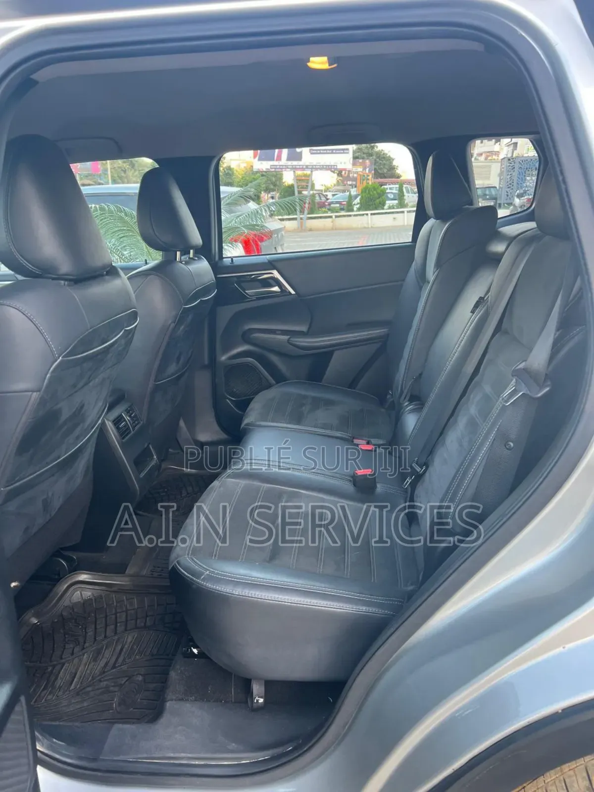 Mitsubishi Outlander 2022 Gris