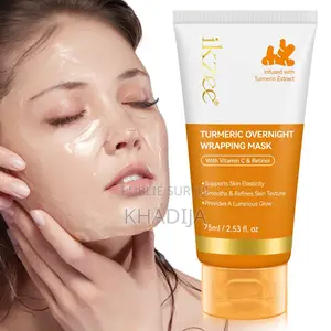 Photo - Masque À L’Acide Kojic, Rétinol, Vitamine C, Collagène Et Curcuma