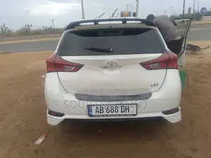 Toyota Auris 2017 Blanc