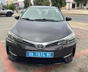 Photo - Toyota Corolla 2017 Black