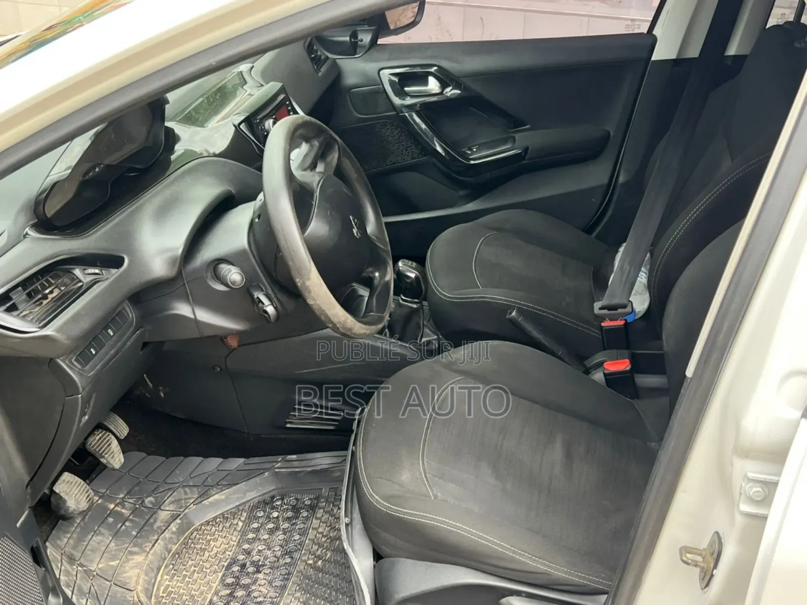 Peugeot 208 2015 Blanc