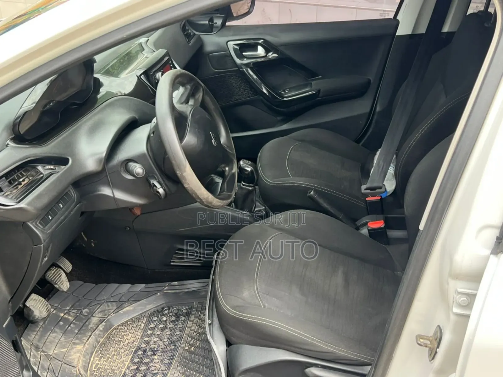 Peugeot 208 2015 Blanc