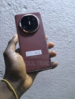 Photo - New Huawei Mate X6 1 TB Rouge