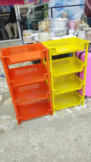 Matelas 2 Place Et Place Housse Et Chaises Plastique Et Étagère en Pla