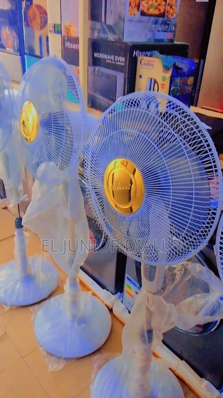 Matelas 2 Place Et Place Housse Et Chaises Plastique Et Étagère en Pla