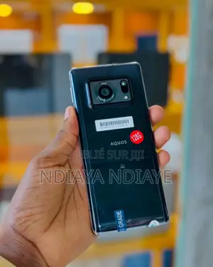 Photo - New Sharp Aquos R6 128 GB Black