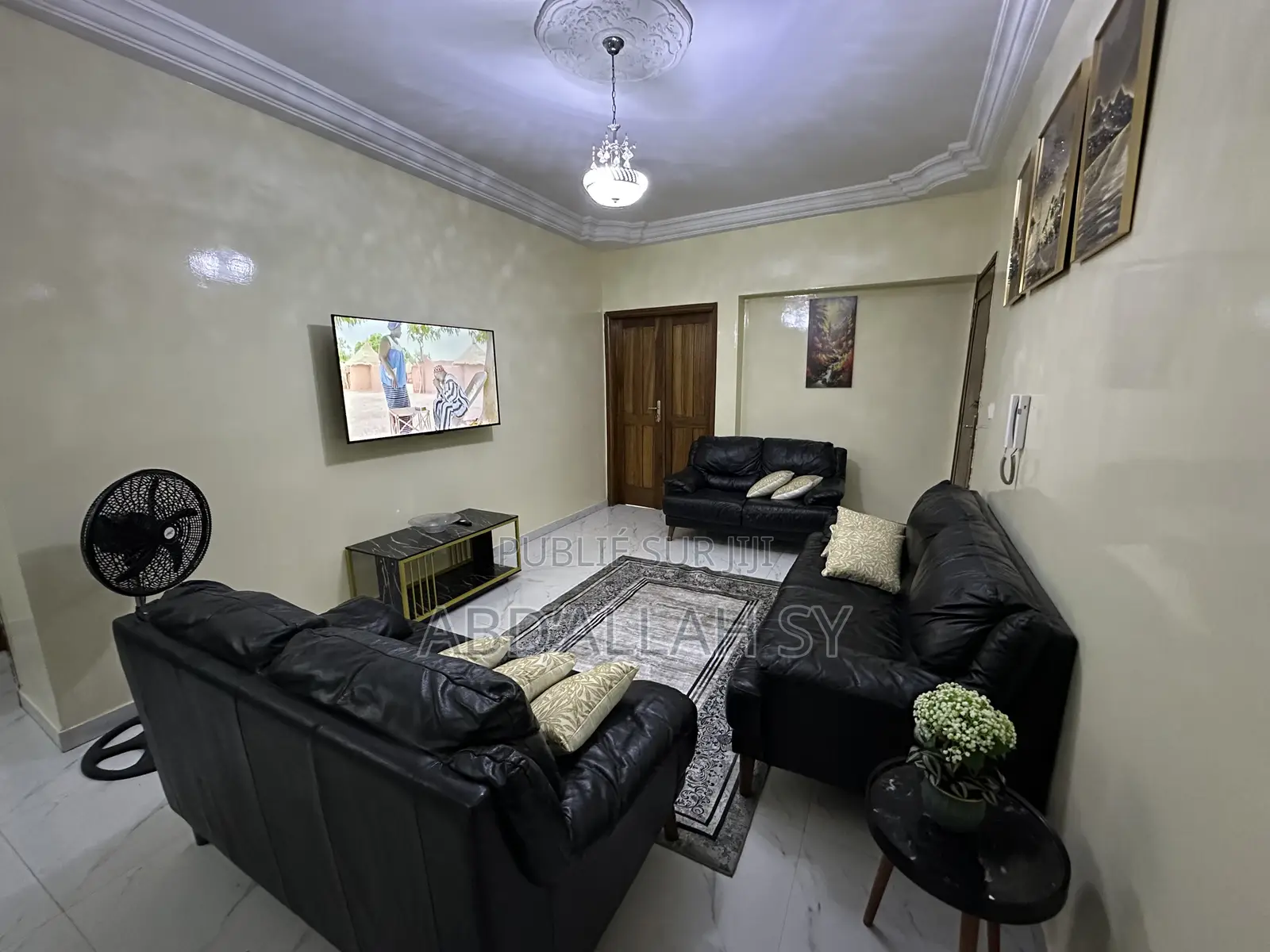 Furnished 3chbre Appartement-terrasse dans Sicap-Liberté à Louer