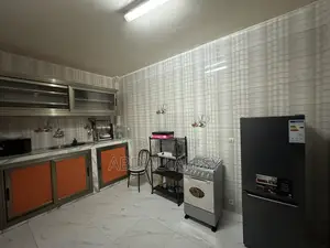 Furnished 3chbre Appartement-terrasse dans Sicap-Liberté à Louer