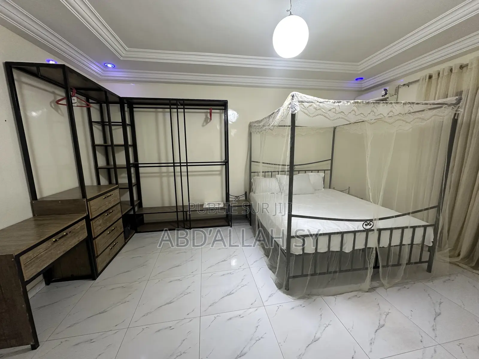 Furnished 3chbre Appartement-terrasse dans Sicap-Liberté à Louer