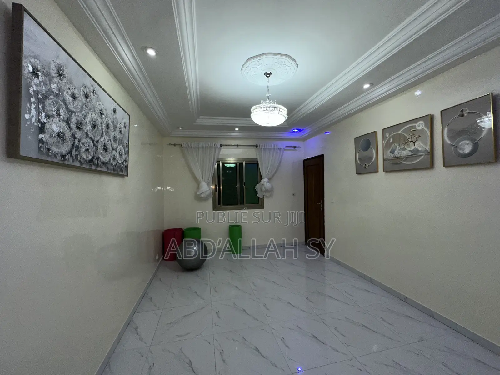 Furnished 3chbre Appartement-terrasse dans Sicap-Liberté à Louer