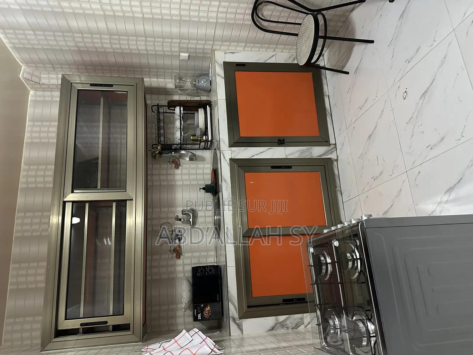 Furnished 3chbre Appartement-terrasse dans Sicap-Liberté à Louer