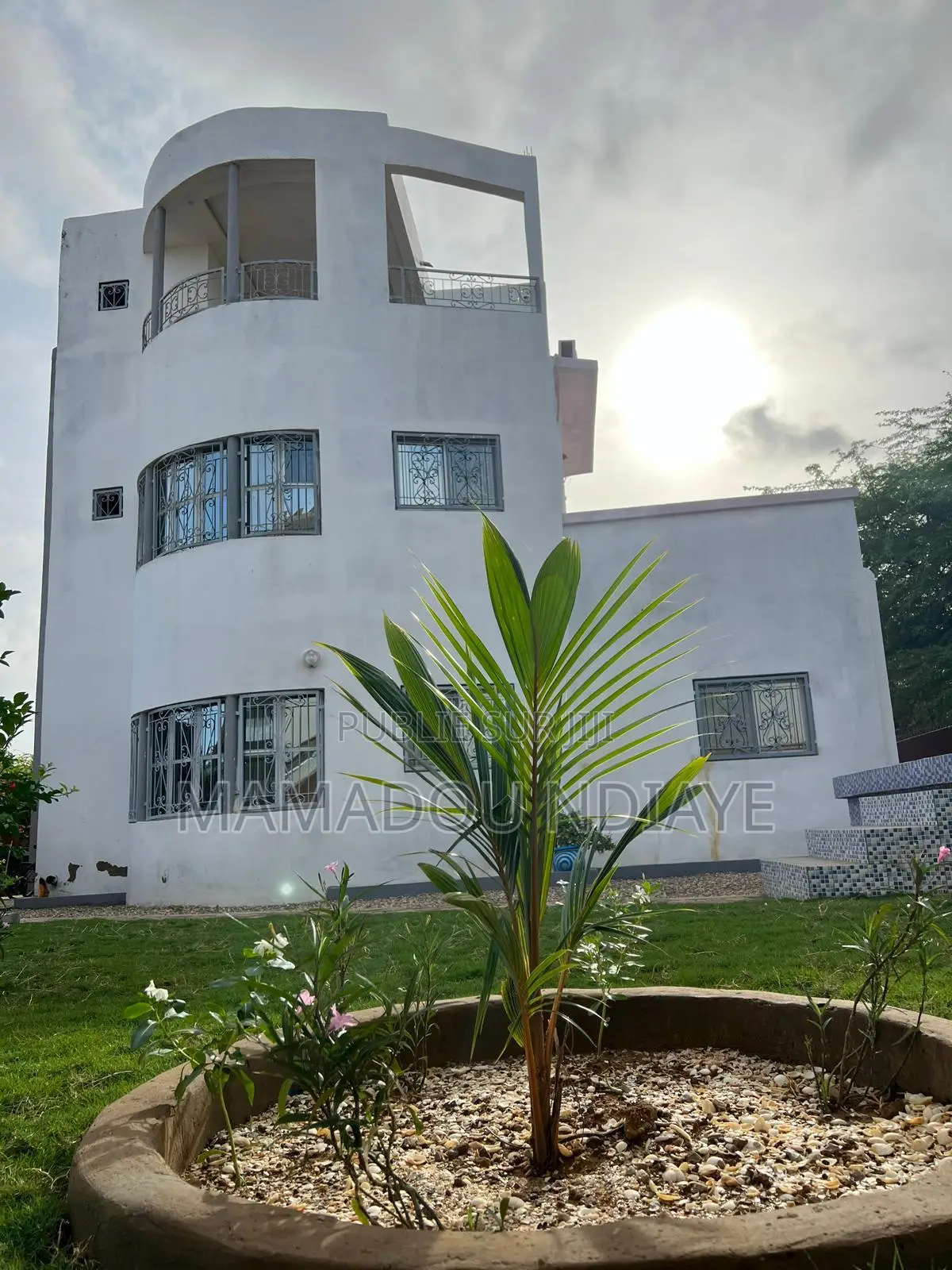 Furnished 5chbre Maison dans Thiès Sud à Vendre