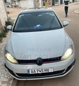 Photo - Volkswagen Golf 2014