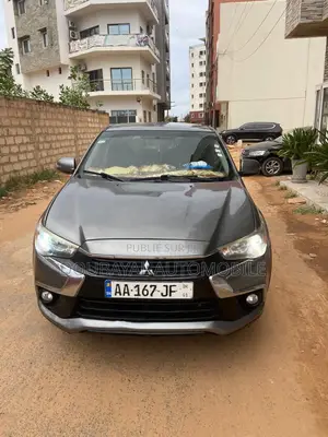 Photo - Mitsubishi Outlander 2017