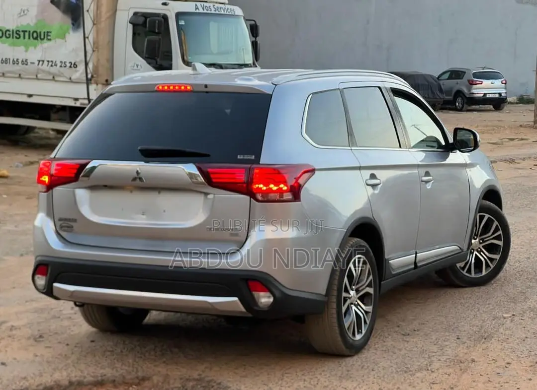 Mitsubishi Outlander 2018 Gris