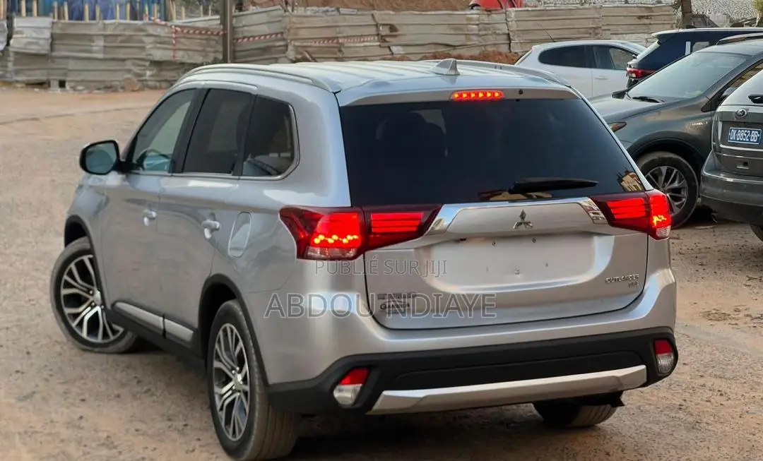 Mitsubishi Outlander 2018 Gris