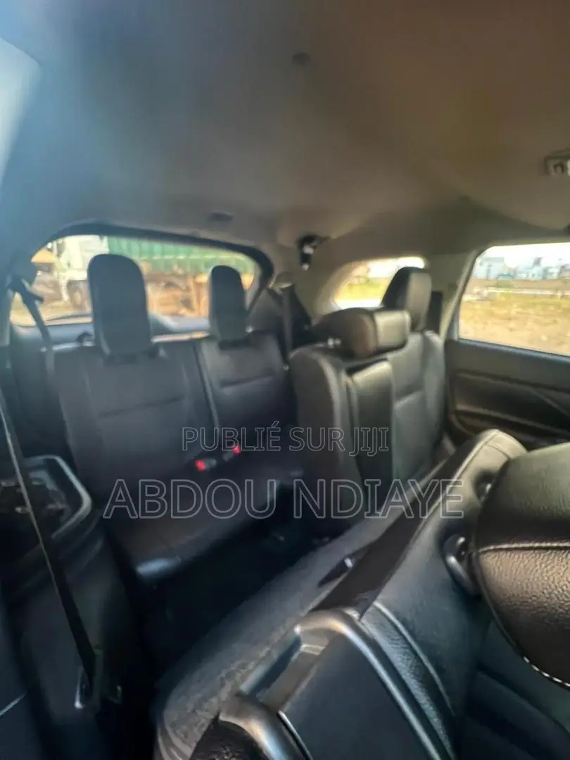 Mitsubishi Outlander 2018 Gris