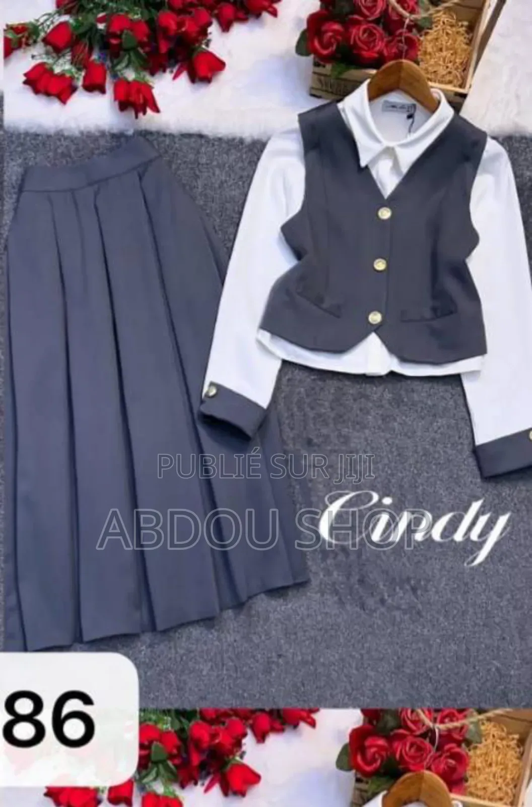 l'Ensemble Jupe + Chemise Dedans