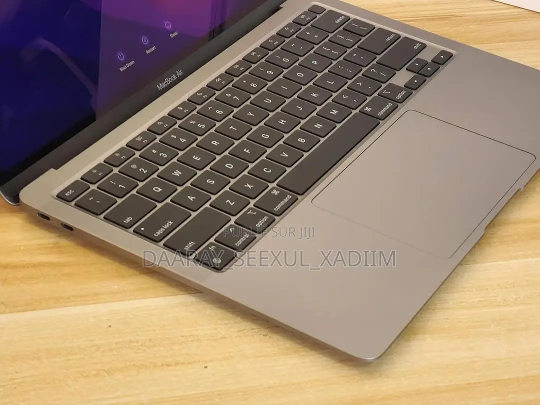 New Apple MacBook Air 2020 M1 8GB Apple M1 SSD 256GB
