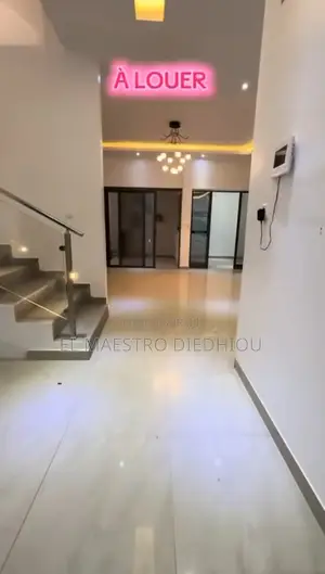 Photo - 6chbre Villa dans Villa R+2 À Louer, Almadies à Louer