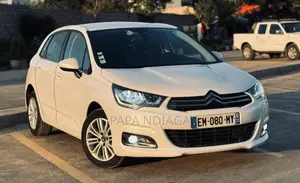 Photo - Citroen C4 2018 Blanc